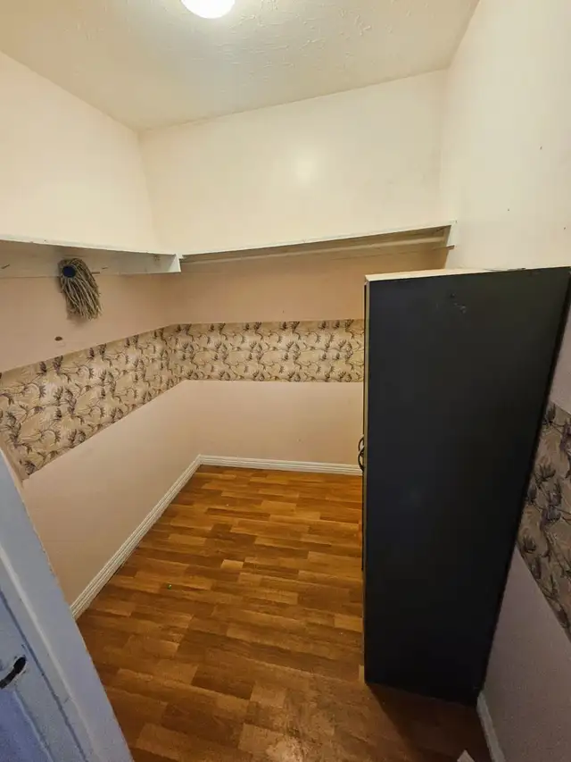 48 Royal Rd, Unit 11, 2-bedroom very big apt(1bath 1kt 2F) North - Photo 7