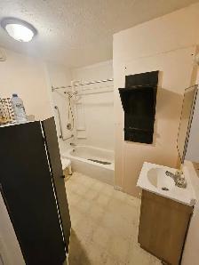 48 Royal Rd, Unit 11, 2-bedroom very big apt(1bath 1kt 2F) North - Photo 10