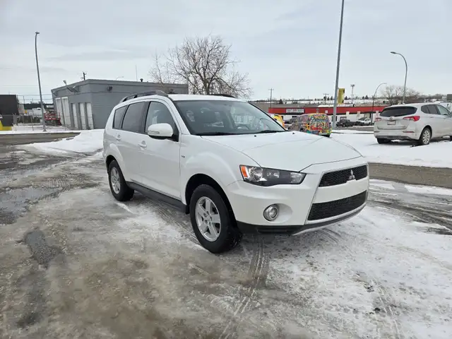 2012 Mitsubishi Outlander - Photo 3