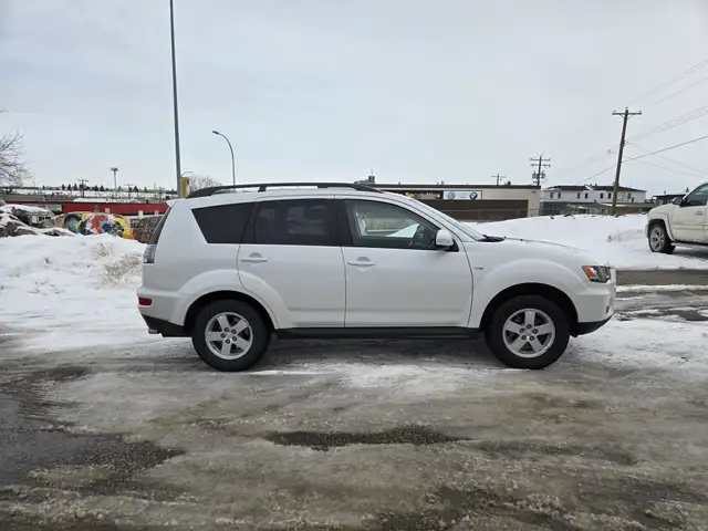 2012 Mitsubishi Outlander - Photo 4