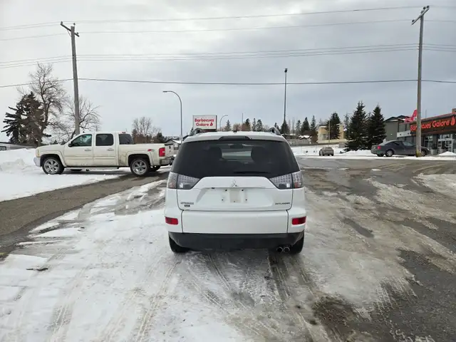 2012 Mitsubishi Outlander - Photo 6