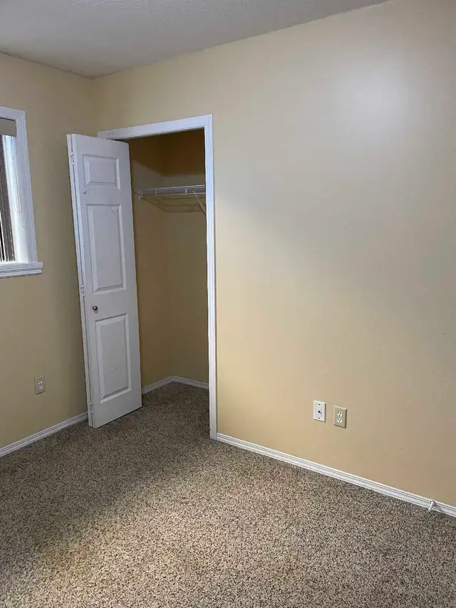 upstairs bedroom for rent - Photo 4