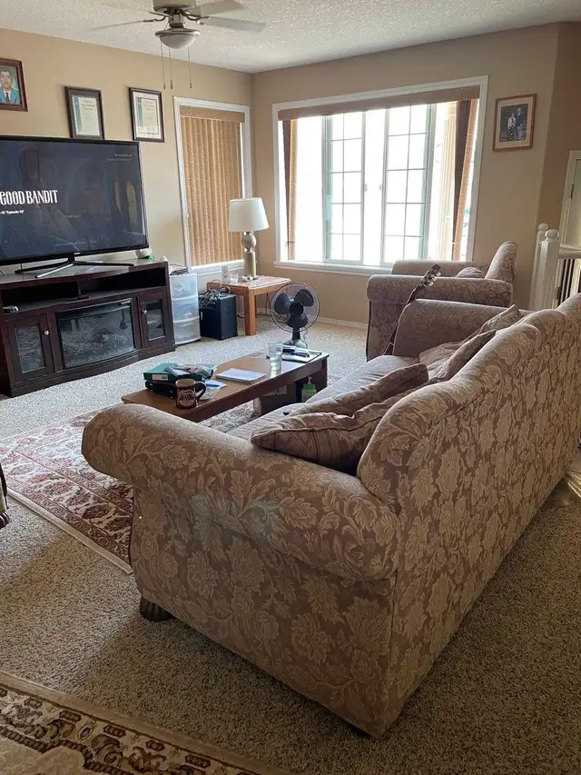 upstairs bedroom for rent - Photo 7