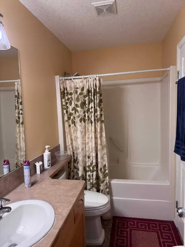 upstairs bedroom for rent - Photo 8