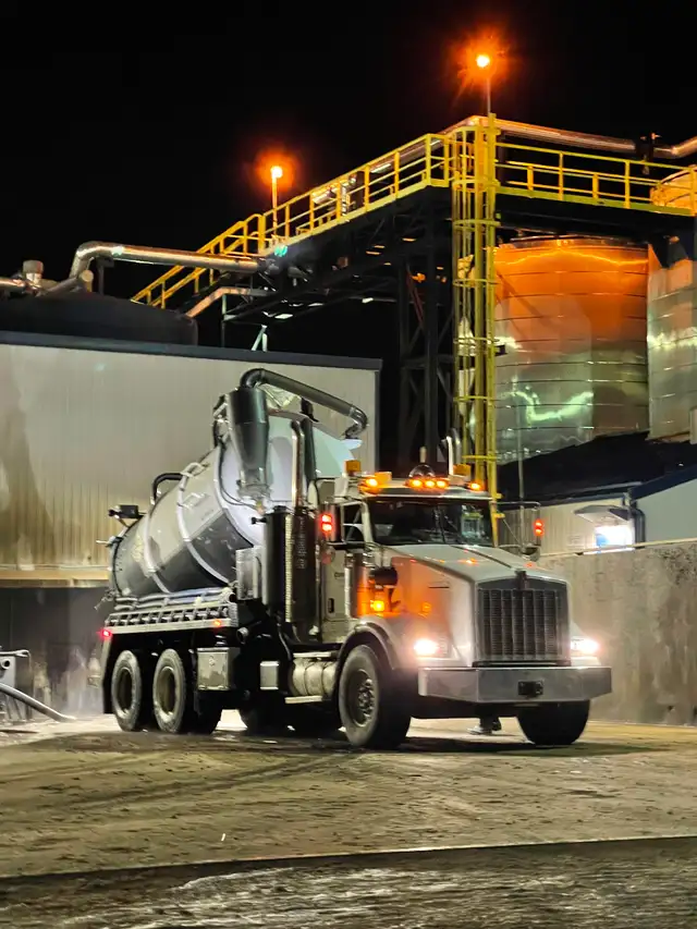 Swamper to work on vacuum truck call Josh 780-518-2963