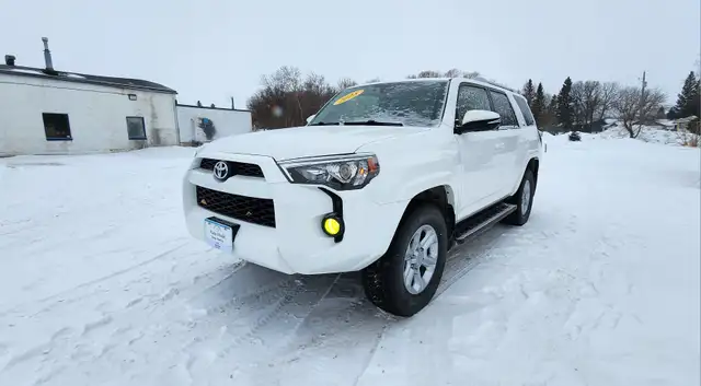 2018 Toyota 4RUNNER SR5 4WD 4.0L /7 PASSENGER/LOCAL/LOW KM!