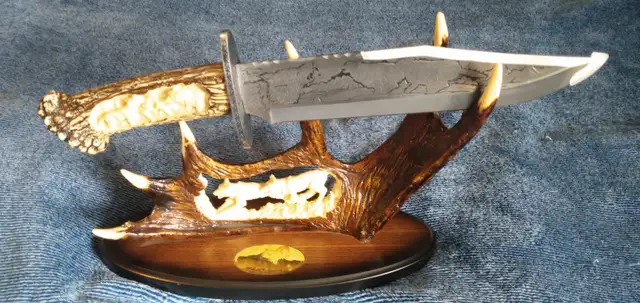 Bowie knife WOLF PACK with display antler $60