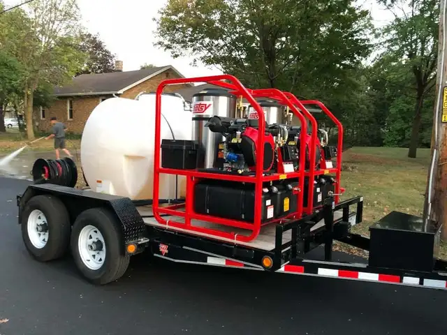 4000 PSI Hot Water Pressure Washer – Pickup Truck Mounted - Photo 2