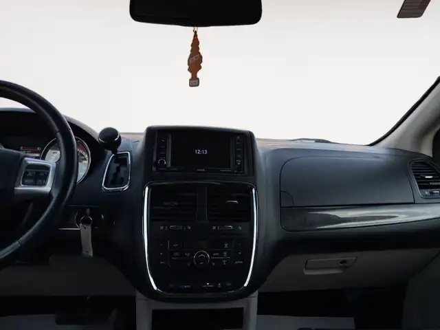 2018 Dodge Grand Caravan Crew Plus BACKUP CAMERA HEATED LEATHER - Photo 16