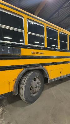 BUS FOR SALE / BUS À VENDRE 2.500$ - Photo 5