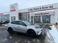 2018 Toyota RAV4 SE leather interior