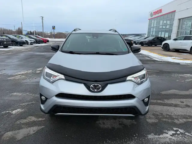 2018 Toyota RAV4 SE leather interior - Photo 8