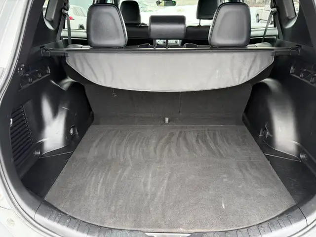 2018 Toyota RAV4 SE leather interior - Photo 12
