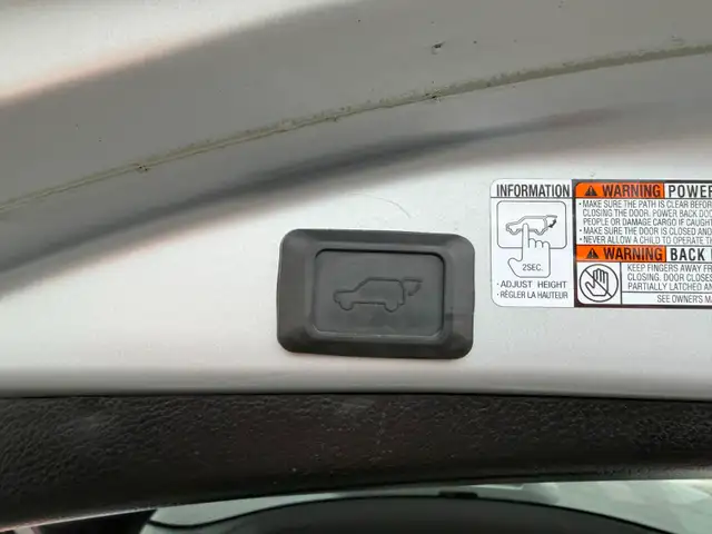 2018 Toyota RAV4 SE leather interior - Photo 13