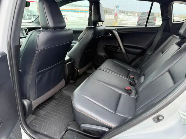2018 Toyota RAV4 SE leather interior - Photo 15