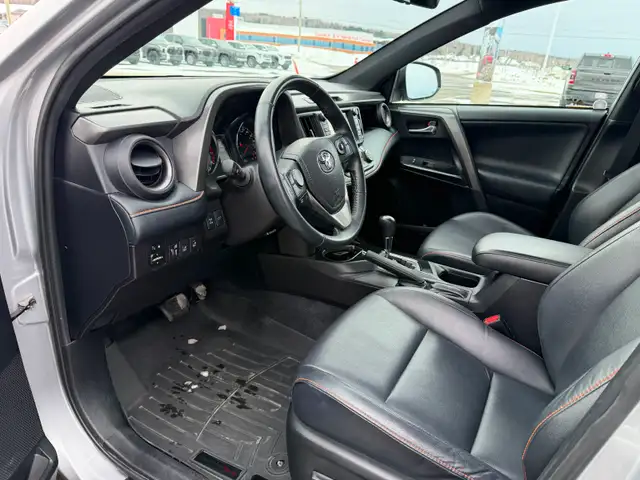 2018 Toyota RAV4 SE leather interior - Photo 16