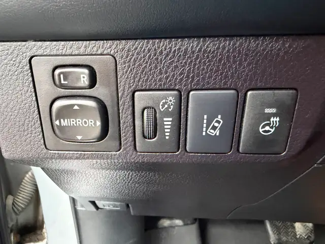 2018 Toyota RAV4 SE leather interior - Photo 18