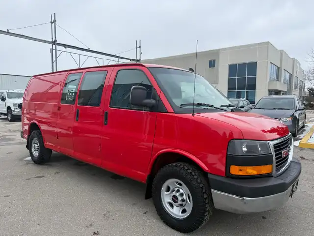 2017 GMC Savana Cargo Van EXTENDED - Photo 4