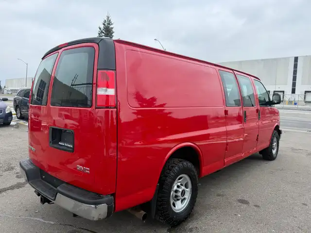 2017 GMC Savana Cargo Van EXTENDED - Photo 9
