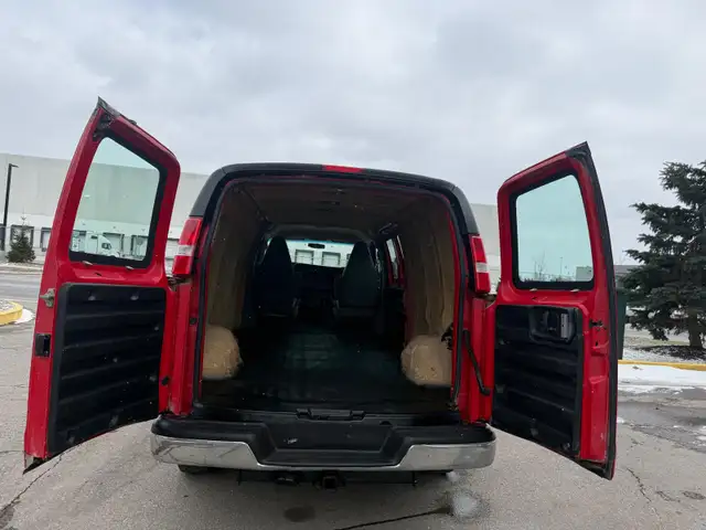 2017 GMC Savana Cargo Van EXTENDED - Photo 12