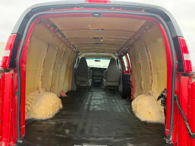2017 GMC Savana Cargo Van EXTENDED - Photo 13
