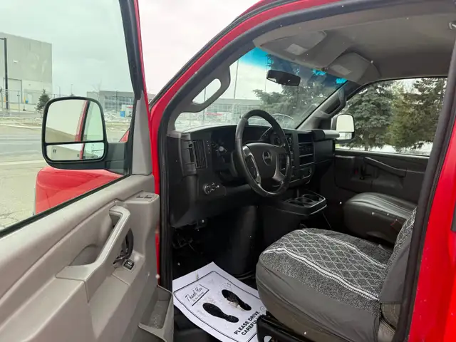 2017 GMC Savana Cargo Van EXTENDED - Photo 15
