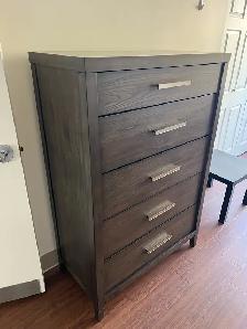 Free delivery used Ashley dresser (2 month used ) new 1100$ - Photo 2