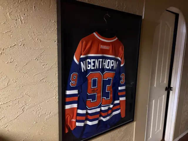 Ryan Nugent Hopkins signed Reebok Edmonton Oilers jersey #93