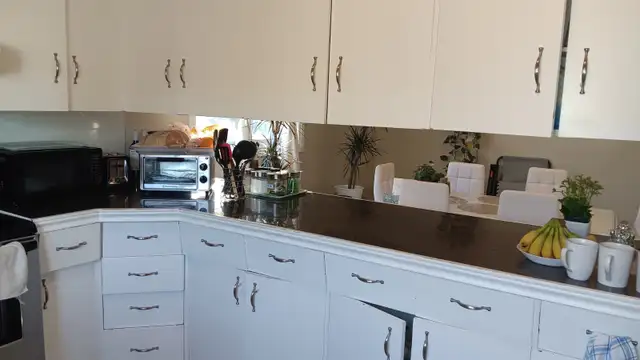 $850/MONTH SHORT-TERM: A ROOM FOR RENT IN EDMONTON - Photo 10
