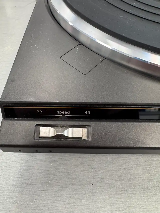 Technics SL-BD20 Belt-Drive Auto Return Turntable - Photo 2