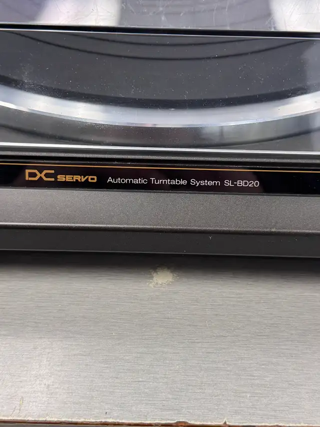 Technics SL-BD20 Belt-Drive Auto Return Turntable - Photo 4
