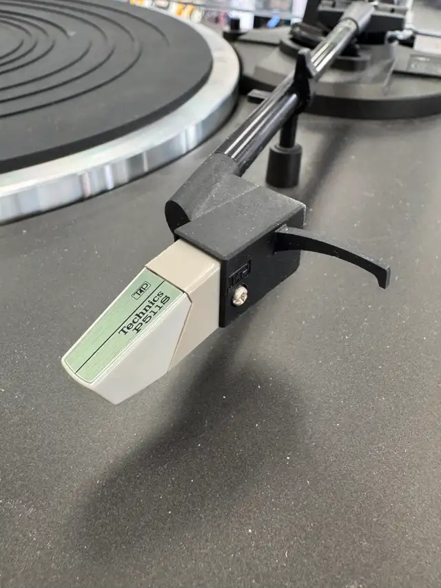 Technics SL-BD20 Belt-Drive Auto Return Turntable - Photo 5