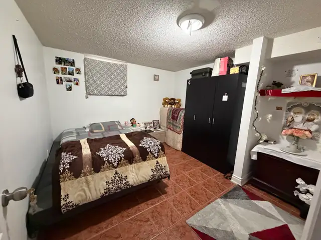 1 bedroom basement - Photo 3