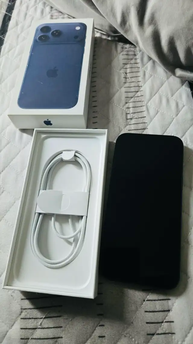 iPhone 17 Promax 256, giga bleu