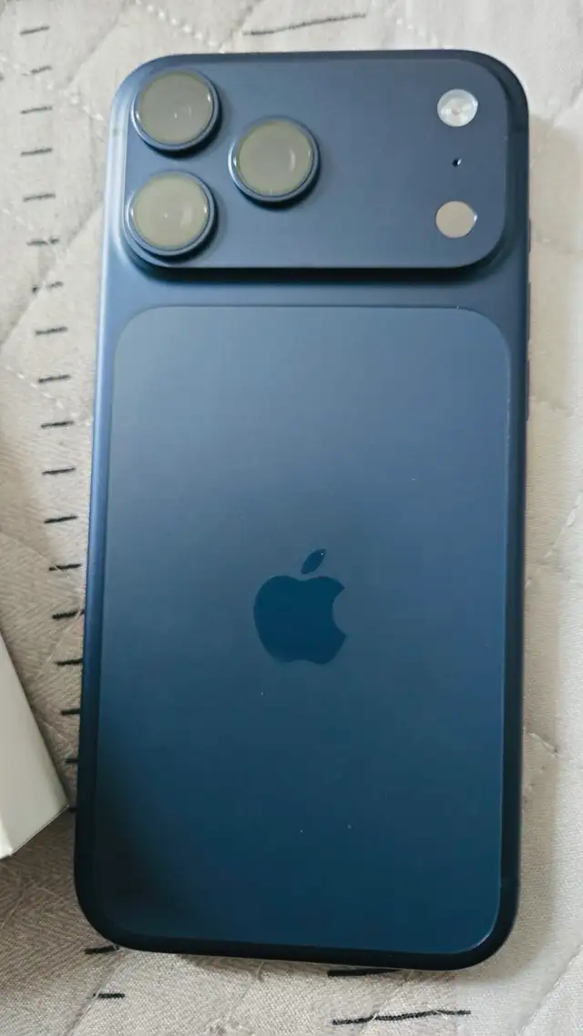 iPhone 17 Promax 256, giga bleu - Photo 2