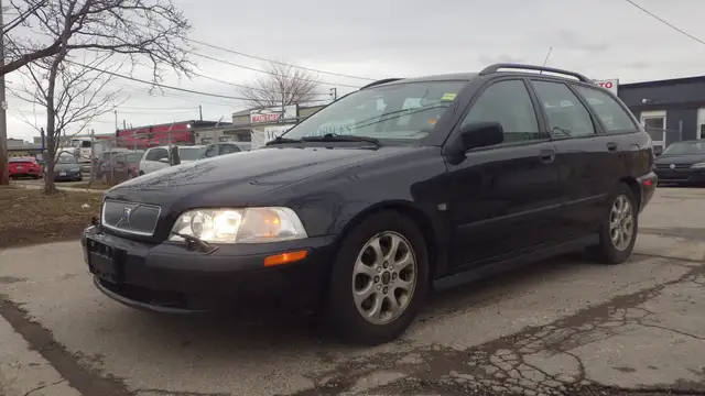 01 VOLVO V40! WAGON! GOOD CONDITION!  CERTIFIED!