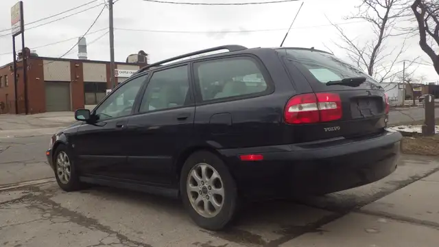 01 VOLVO V40! WAGON! GOOD CONDITION!  CERTIFIED! - Photo 14