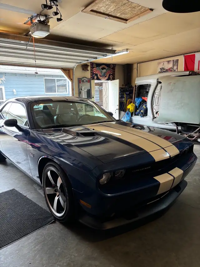 2011 Inaugural Edition Challenger - Photo 2