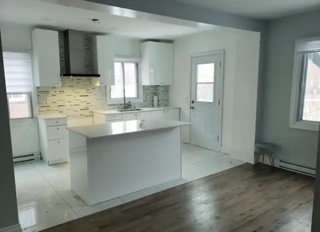 Large 2 bedroom for rent Mccarthy, Saint Laurent, QC H4R 1G3 - Photo 2