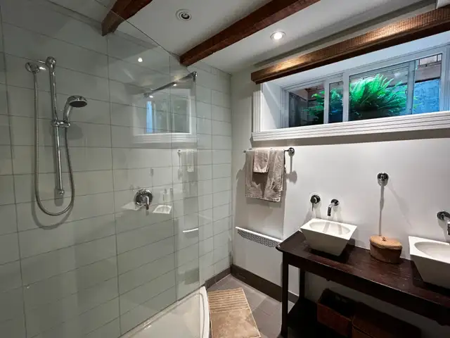 Appart. RDC 3 chambres Plateau   cour   stationnement - Photo 16