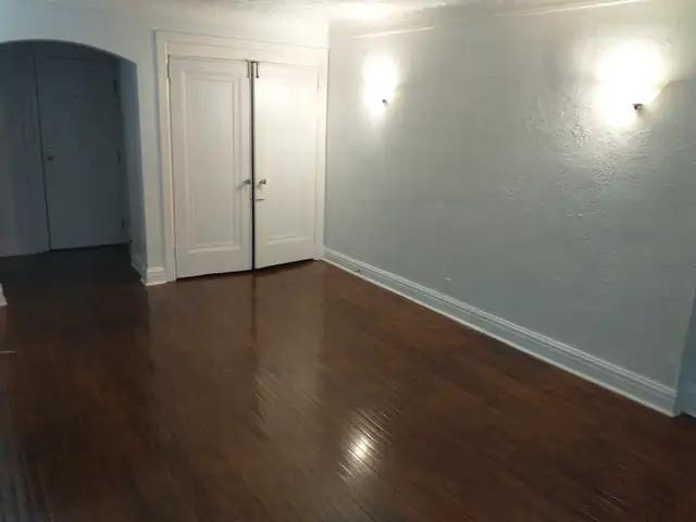 Jackson park. Large one bedroom apartment. $1,200 - Photo 3