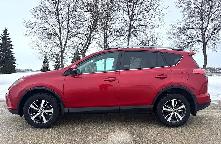 2017 Toyota RAV4 XLE AWD SUNROOF - WARRANTY INCLUDED - Photo 2