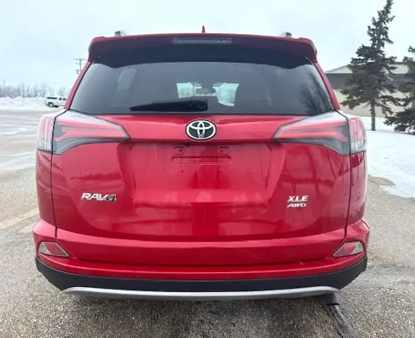 2017 Toyota RAV4 XLE AWD SUNROOF - WARRANTY INCLUDED - Photo 4