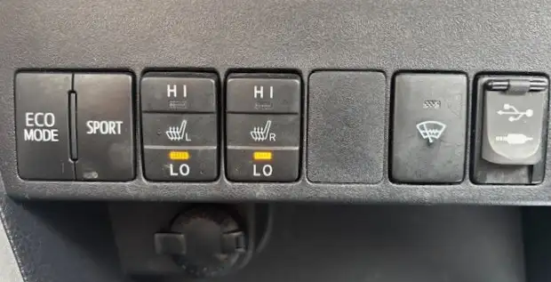 2017 Toyota RAV4 XLE AWD SUNROOF - WARRANTY INCLUDED - Photo 13