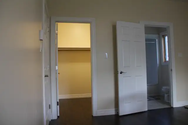 Huge Master Bedroom – Minutes from MUN - Photo 3