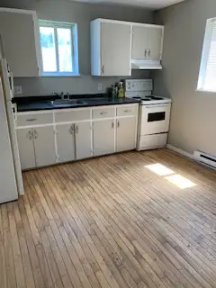 22 Rock St Unit #3 -  Central 1BR w/ laundry & private entrance - Photo 3
