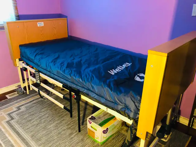 Hospital Bed - Photo 2