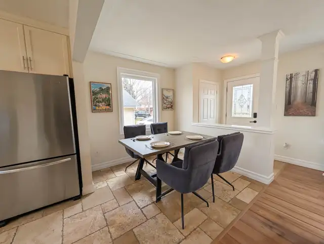 50 Whittaker Ave, Grimsby - Waterfront 3 Bed Main Unit - Photo 4