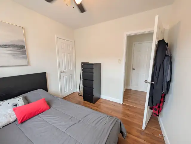 50 Whittaker Ave, Grimsby - Waterfront 3 Bed Main Unit - Photo 9