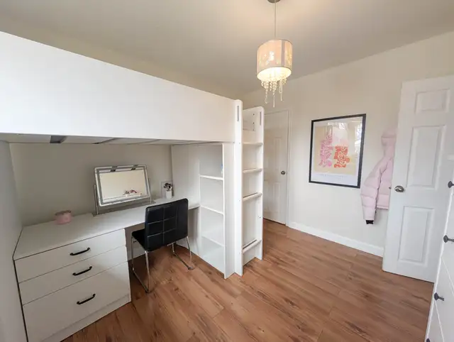 50 Whittaker Ave, Grimsby - Waterfront 3 Bed Main Unit - Photo 11